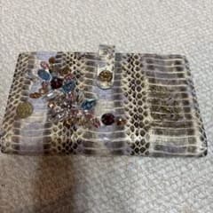 アクセソワ ADMJ ヘビ革 ビジュー 財布 - メルカリ