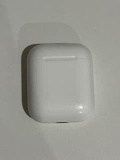 Apple AirPods 本体 充電ケース付きのサムネイル