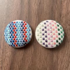 刺繍くるみボタン2個セットのサムネイル
