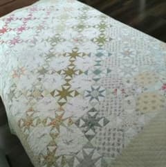 ✨イブニングスターグラデーションベッドカバー✨パッチワークキルト