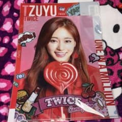 TWICE ツウィ Candy Pop衣装 クリアファイル - メルカリ