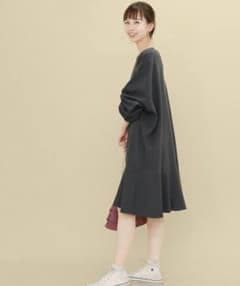 【新品】KBF オーバーサイズペプラムワンピースのサムネイル