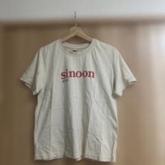 【sinoon SEOUL】 ロゴ 半袖Tシャツ ベージュのサムネイル