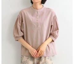 【新品】バンドカラーシャツ　ブラウス　ナチュランのサムネイル