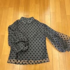 JENNE フロッキードット柄バルーンスリーブシャツ ブラックのサムネイル