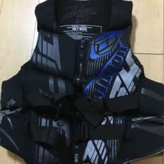 ジェットスキー　ライフジャケットのサムネイル