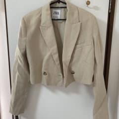 ZARA ベージュ クロップドテーラードジャケットのサムネイル