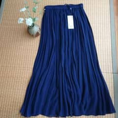 ユニクロ☆新品タグ☆紺シフォンプリーツスカートのサムネイル