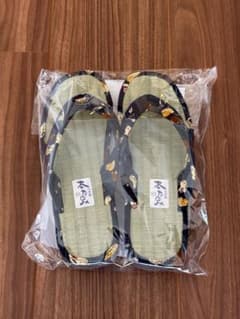 日本製 和柄たたみ草履 くつろぎネコ Mサイズのサムネイル