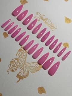 【Aphrodite】ピンク ポイントロング型 温度で色が変わるネイルチップのサムネイル
