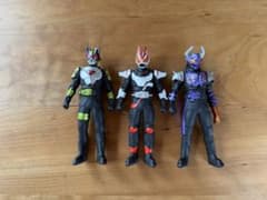 仮面ライダーギーツ　フィギュア3体セットのサムネイル
