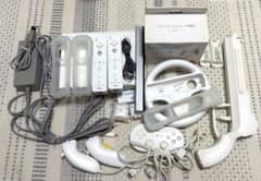 Wii本体と周辺機器、ゲームソフトセットのサムネイル