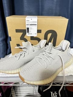 adidas YEEZY BOOST 350 V2 F99710のサムネイル