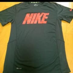 ナイキ ドライフィットTシャツのサムネイル