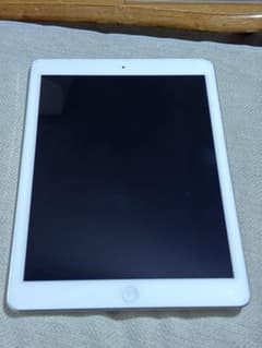 「良品］iPad Air 128GB シルバーのサムネイル