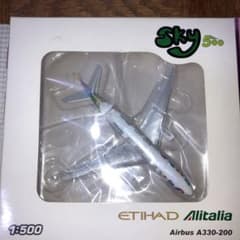 その他 Sky500 Etihad Alitalia Airbus A330-200 Sky500 Etihad Alitalia Airbus A330-200 - メルカリ