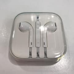 iPhone純正イヤホン iPhoneイヤホンのサムネイル