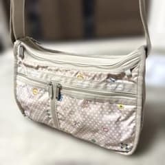 ショルダーバッグ イッツ•ア•スモールワールド　コラボ　刺繍 ディズニーのサムネイル