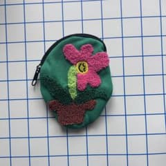 新品未使用　kondo daisuke 花柄 刺繍 ミニポーチ カプセルトイのサムネイル