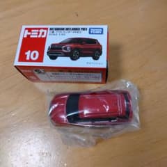 トミカ MITSUBISHI OUTLANDER PHEV 1/63のサムネイル