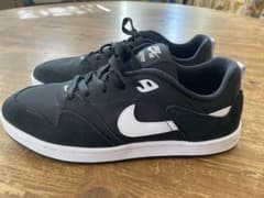 Nike SB ブラック/ホワイト スニーカー26.5cmのサムネイル