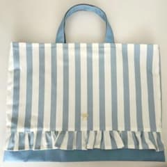 ストライプ フリル レッスンバッグ 水色 - メルカリ