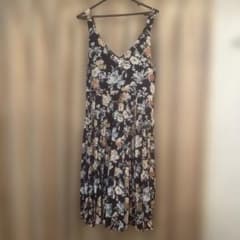 花柄ノースリーブワンピース Mサイズ　プリーツスカート