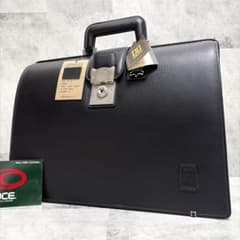 美品✨DAKS ダレスバッグ ビジネスバッグ ドクターズバッグ 鍵付 自立