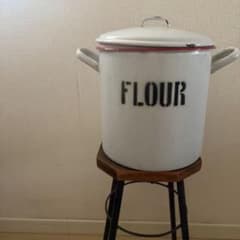 アンティーク　　ホーロー　FLOUR フラワー缶