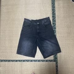 ZARA デニム ショートパンツ ブラック ウォッシュ加工のサムネイル