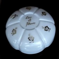 【未使用】NINA RICCI Eau de Fleurs ボディパウダーのサムネイル