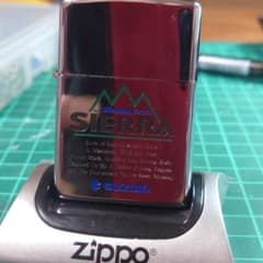 新品なのにガタつきの無いボトムパッド付チューニングZIPPOのサムネイル
