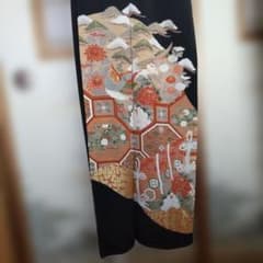 豪華黒留袖金彩正絹比翼仕立て五つ紋 - メルカリ