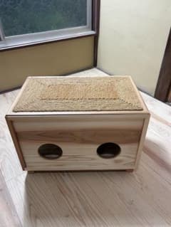 猫家具　ハンドメイド　キャットハウス ベンガラ染め　爪研ぎのサムネイル