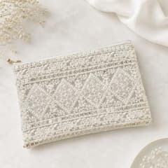 ホワイト♡チュールインド刺繍リボン　大人かわいいマルチシアーポーチのサムネイル