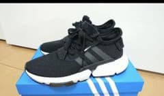 Adidas shoes アディダススニーカーのサムネイル