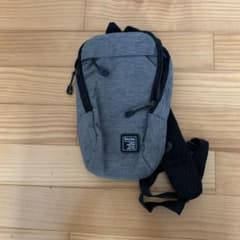 グレー スリングバッグのサムネイル