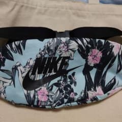 NIKE  ボディバッグのサムネイル