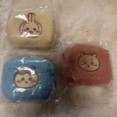 ちいかわ カラビナつきもこもこポーチ　ちいかわ　ハチワレ　うさぎのサムネイル
