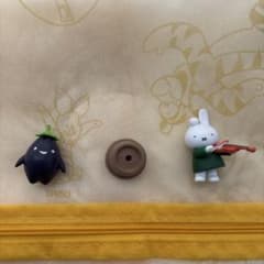 ナスキャラクターとミッフィーのフィギュアセットのサムネイル