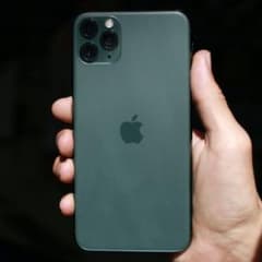 iPhone 11 Pro Max ミッドナイトグリーン 256 GBのサムネイル