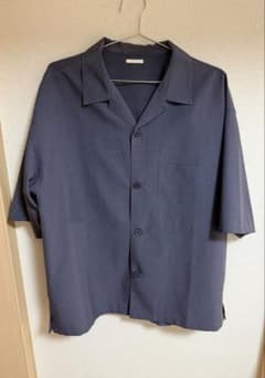 GU ネイビー　半袖シャツ ボタン付きのサムネイル