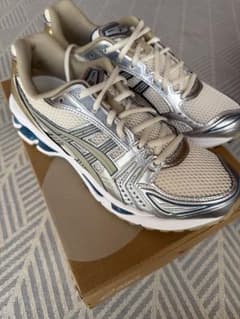 ASICS gel kayano 14 スニーカー ホワイト シルバーのサムネイル