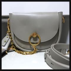 CHARLES & KEITH 2WAY ショルダーバッグ カーキ 秋服のサムネイル