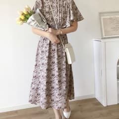 【即購入OK】大人ガーリー。花柄フレア袖ワンピースのサムネイル