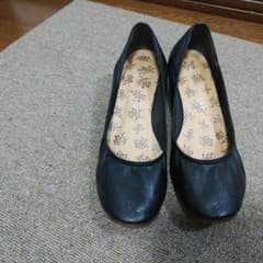 値下げ　JELLY BEANS　黒パンプスのサムネイル