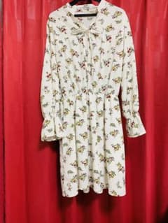【まりぷよ様専用】トップス シャツ 花柄のサムネイル