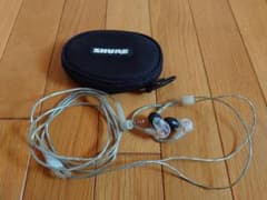 SHURE　SE215　イヤホンのサムネイル