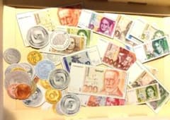 外国おもちゃ　ミニチュアお金　ヨーロッパから