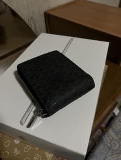 マイケルコース財布のサムネイル